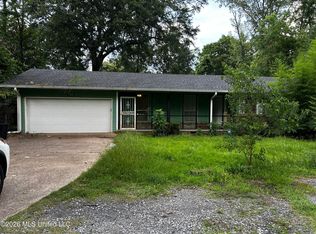 720 Colonial Cir, Jackson, MS 39211