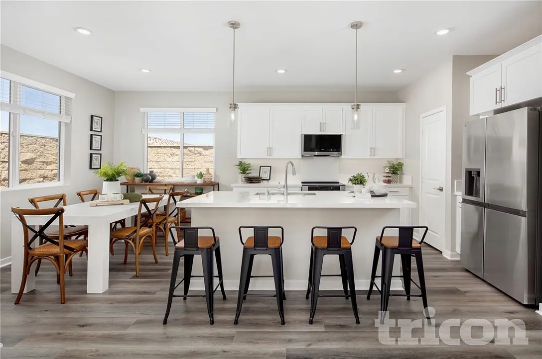 3 bed, 1176 sqft, $3,549 — Photo 2