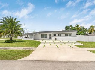 10371 SW 44th St, Miami, FL 33165