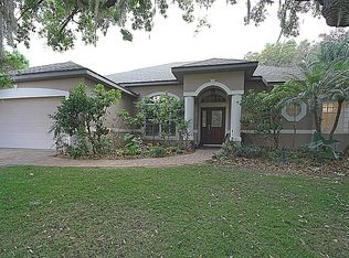 909 N Valencia Ave, Howey In The Hills, FL 34737