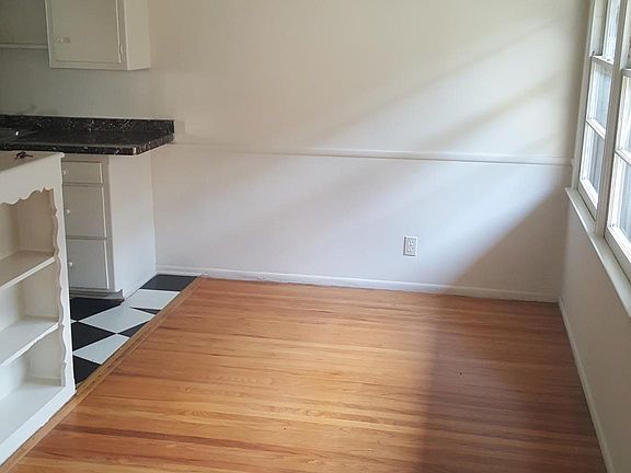 2nd image of 939 N Stanley Ave APT 3