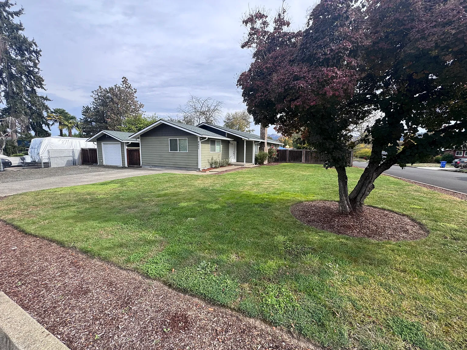 4 bed, 1392 sqft, $2,600 — Photo 2