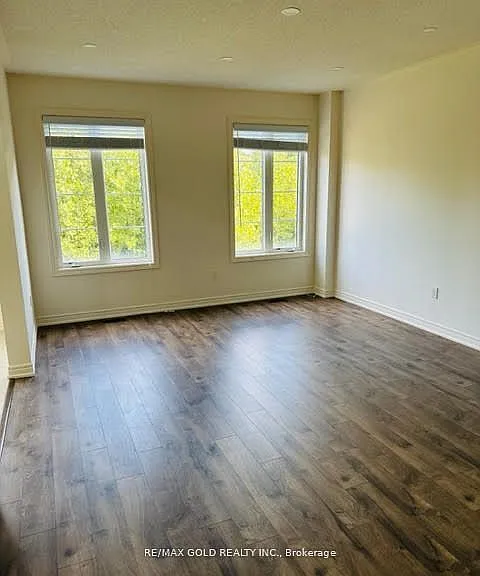 35 Riverwalk Dr — Photo 9
