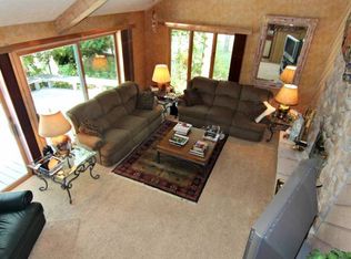 8620 S Dunns Farm Rd, Maple City, MI 49664