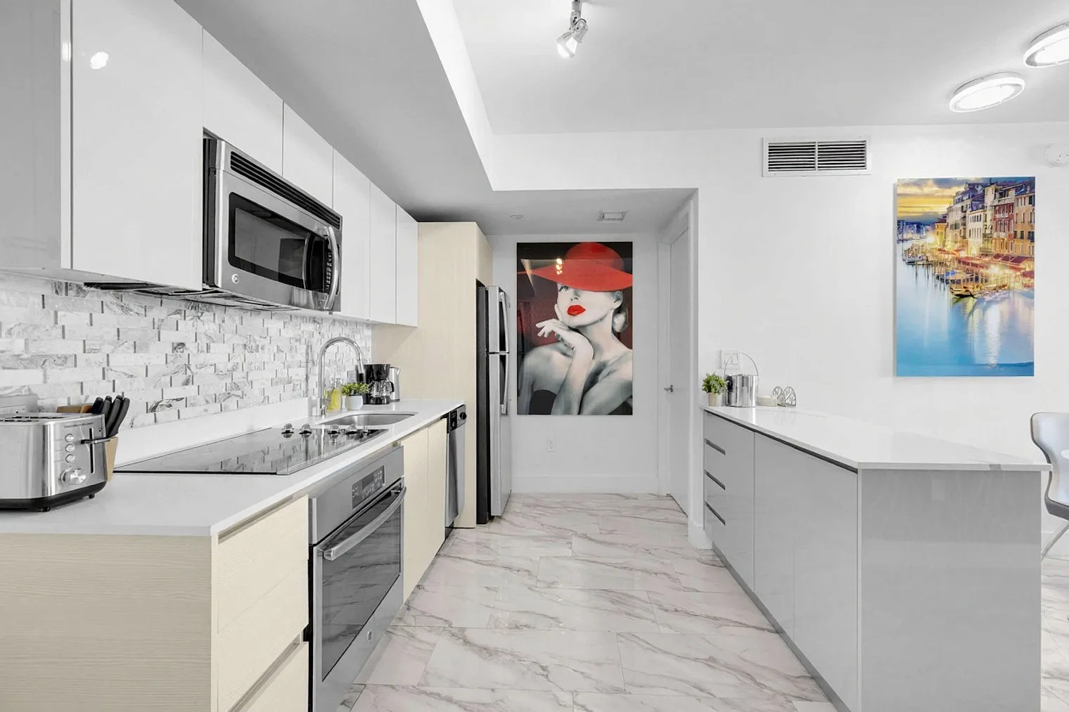 1 bed, 1.0 bath, 699 sqft, $2,384 — Photo 3