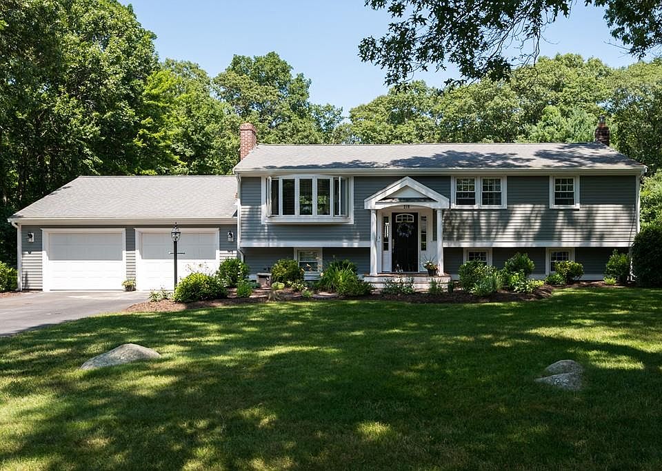 1st image of 218 Woodland Dr