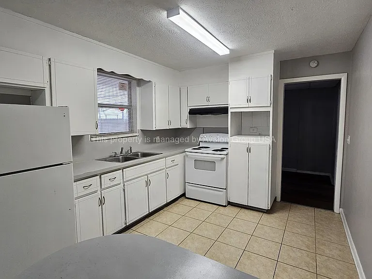 9504 Evesham Rd — Photo 17