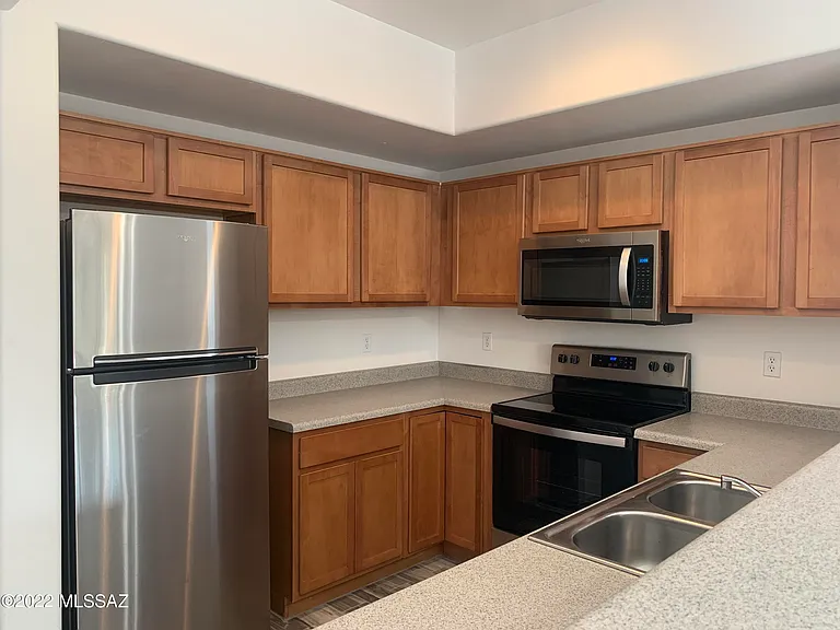 1741 E Hedrick Dr — Photo 12