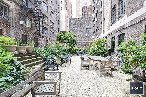 Rented by Bond New York | media 19