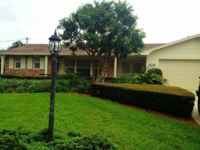 1st image of 170 River Dr