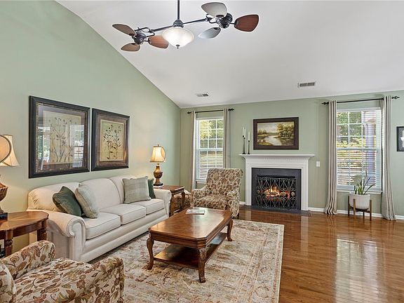 3rd image of 122 Armistead Ln