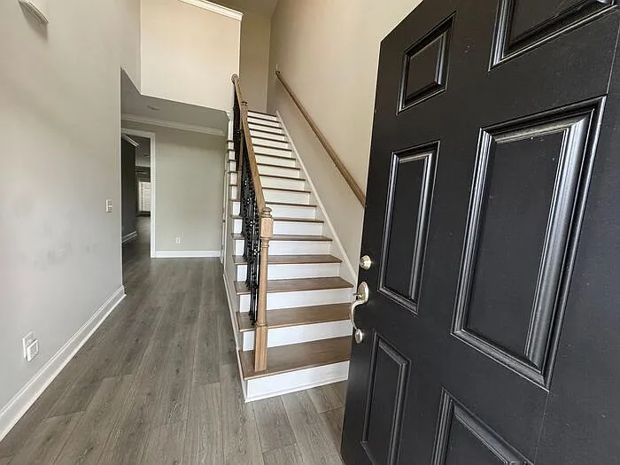 3 bed, 2.5 bath, 2228 sqft, $2,450 — Photo 2