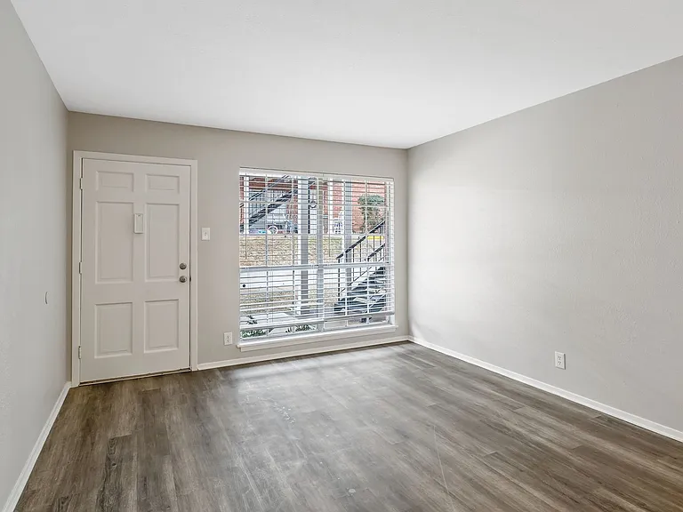 Barclay Apartments - ASK ABOUT OUR SPRING MOVE-IN SPECIAL TODAY! — Photo 6