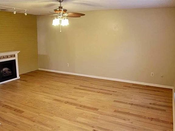 3rd image of 6708 Lexington Dr