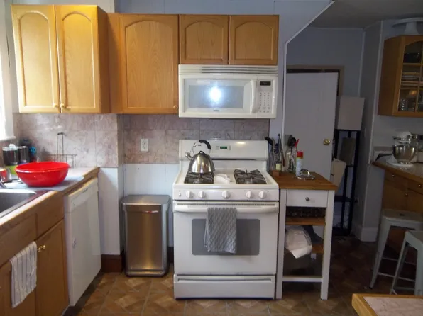 321 Alewife Brook Pkwy #1, Somerville, MA 02144