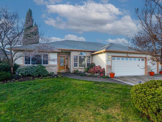 3418 Blueblossom Dr, Medford, OR 97504