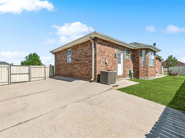 3945 Jean Lafitte Pkwy, Chalmette, LA 70043