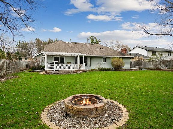 4th image of 1370 Pike Lake Ct