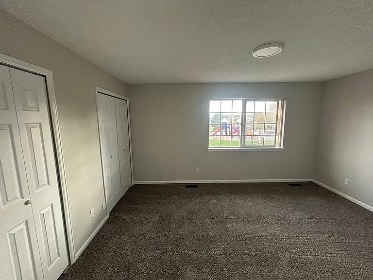 2215 W Wesley Ave — Photo 5
