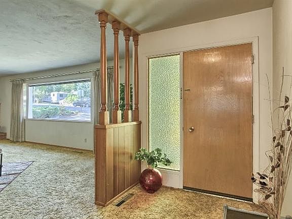 2nd image of 850 Hillview Dr