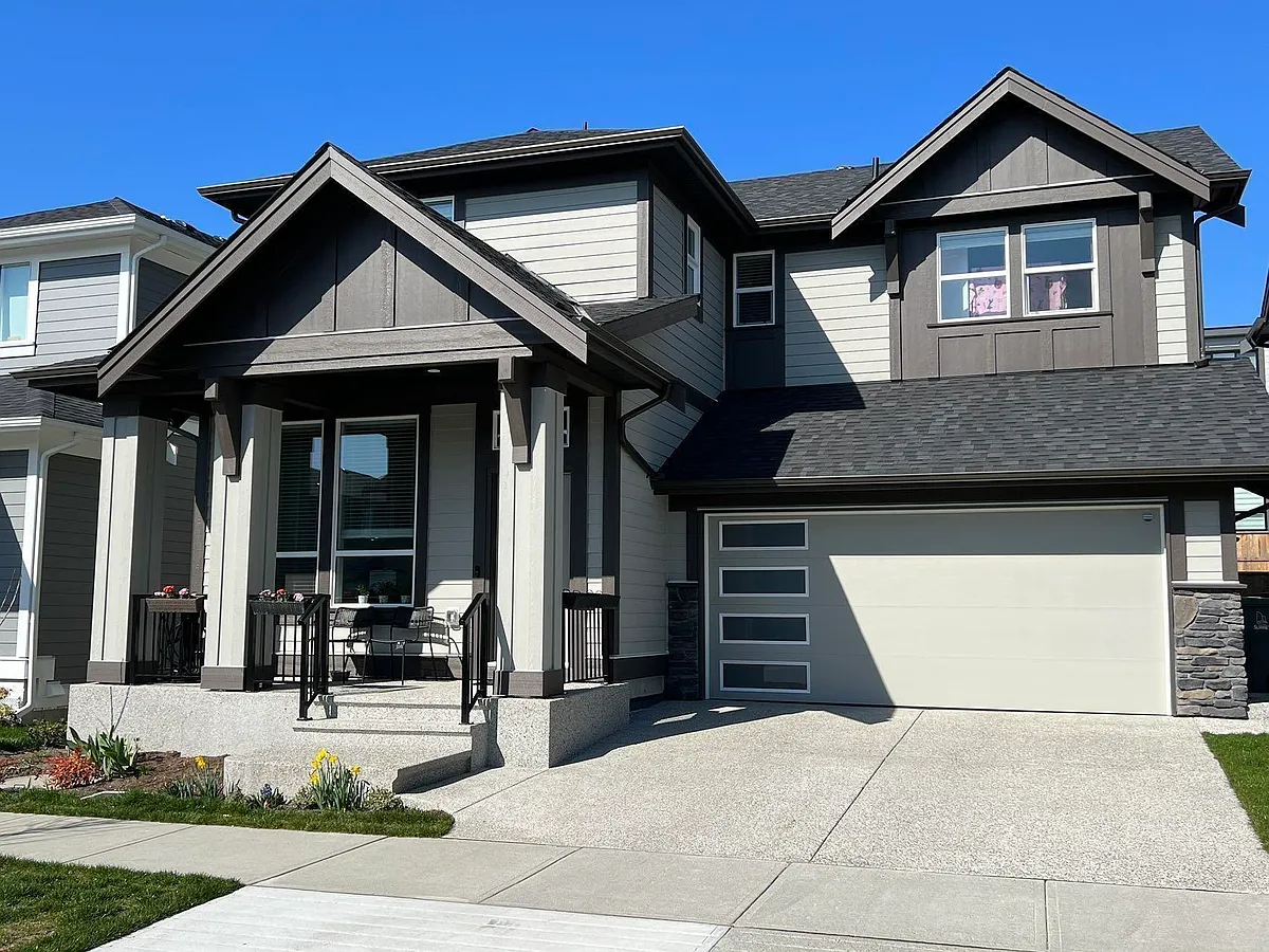 Building Photo - 16737 18a Ave
