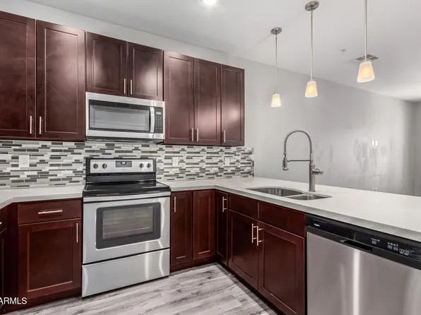 2821 S SKYLINE Drive #123, Mesa, AZ 85212
