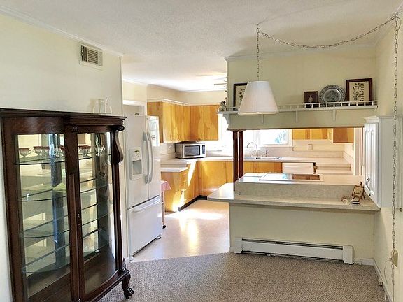 3rd image of 125 Hill Dale Dr