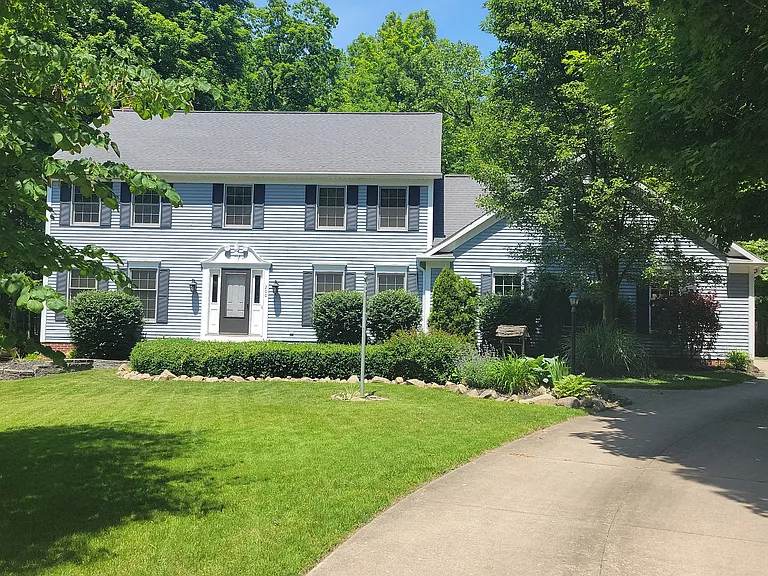 200 Ironwood Cir — Photo 1