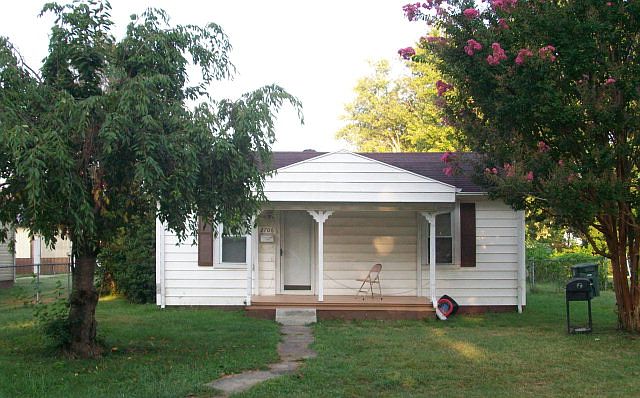 1st image of 2706 Daviess St