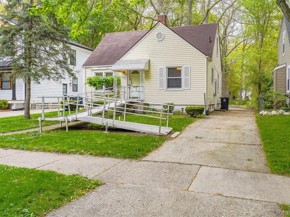 1102 N Vermont Ave, Royal Oak, MI 48067