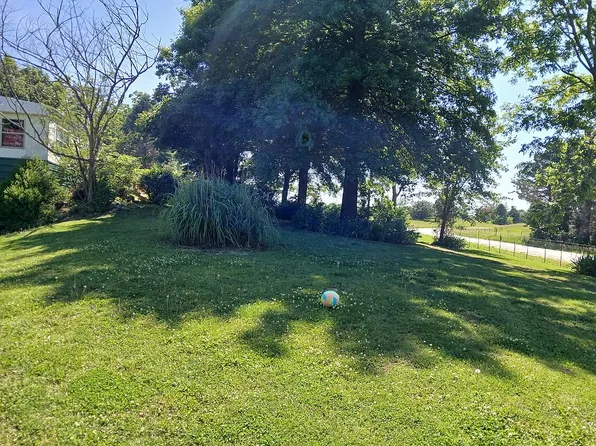 38763 Salisbury Rd, Salisbury, MO 65281