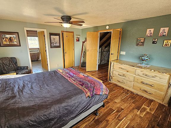 5th image of 22195 Calgary Dr