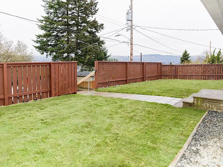 2928 S Webster St — Photo 24