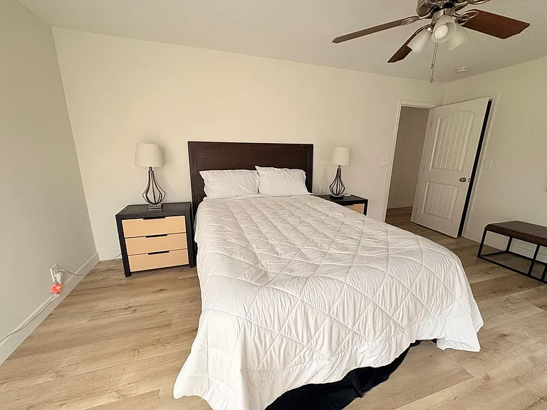 4931 Auburn Dr — Photo 13