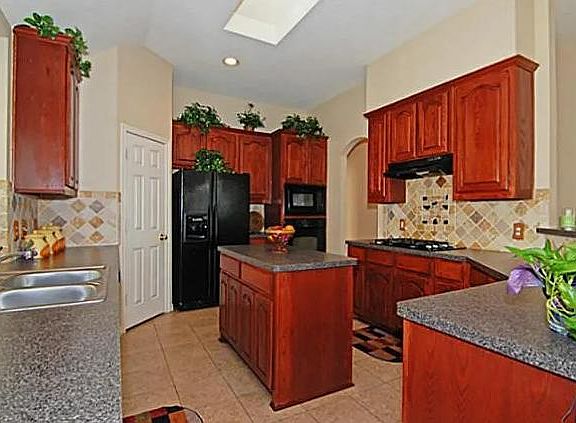 3rd image of 10374 Coach House Ln