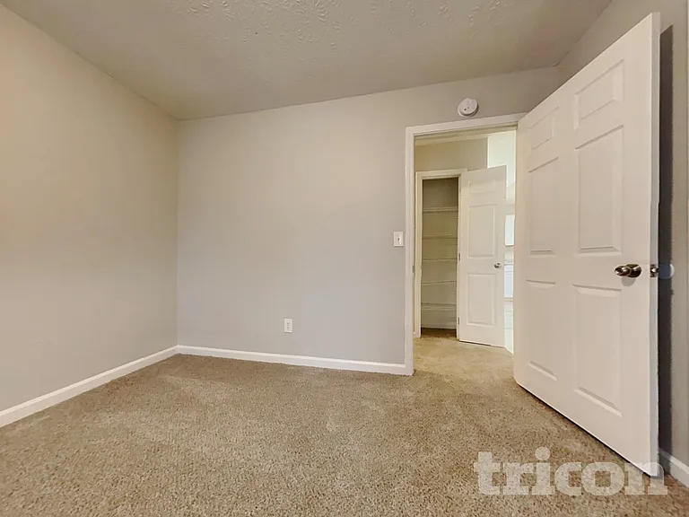 4702 Bullock Ln — Photo 13