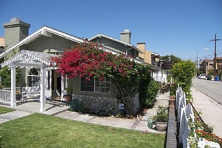 2nd image of 2423 Clark Ln