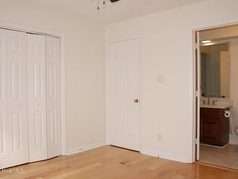 1624 E Indiana Ave #13 — Photo 29
