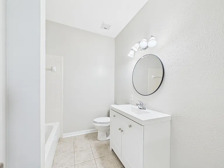 4001 Tanglewilde St #709 — Photo 20