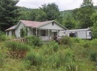 2004 Hill St, Rainelle, WV 25962