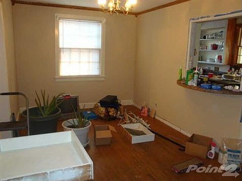 2nd image of 109 Oak St