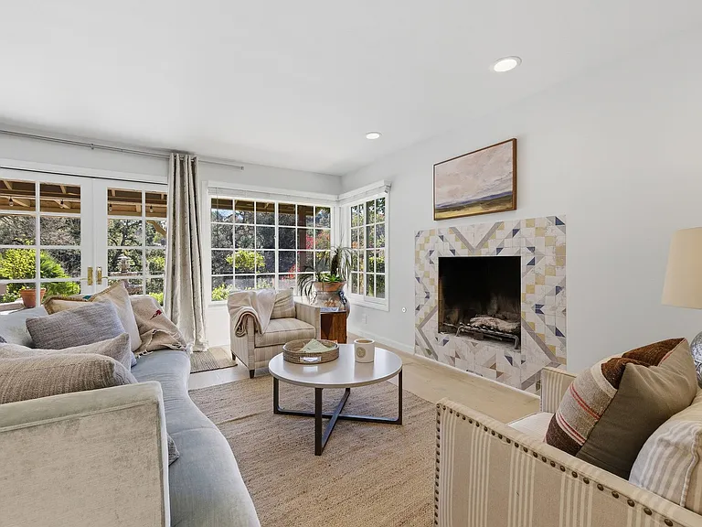 4590 Tam Oshanter Dr — Photo 3
