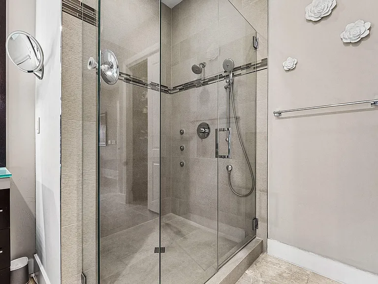 7616 Old Thyme Ct #11B — Photo 18