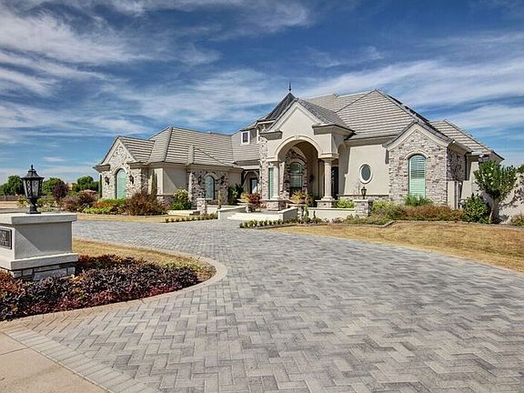 5th image of 2064 E Avenida Del Valle Ct