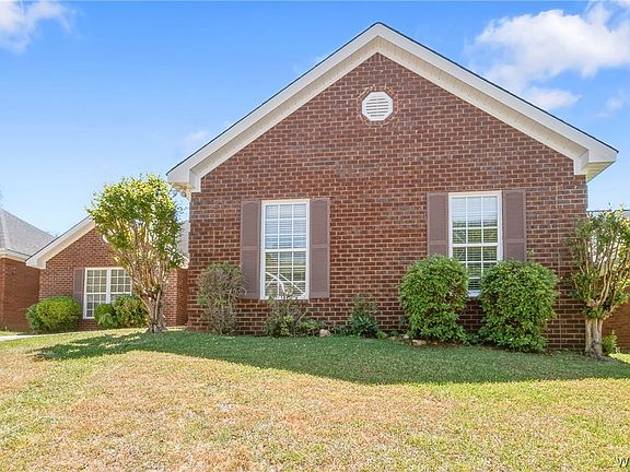 3rd image of 1423 Plantation Ln