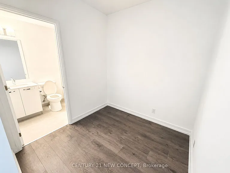75 James St S #416 — Photo 7
