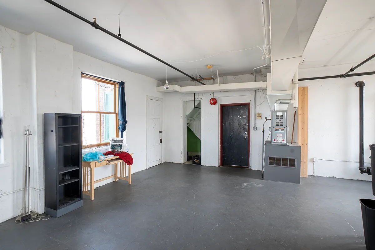 Building Photo - 501 N 32nd St