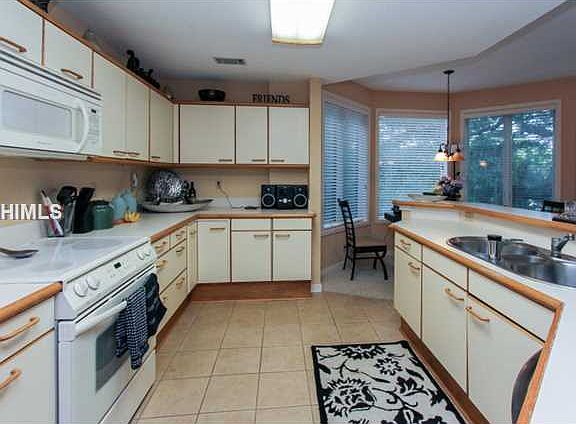 5th image of 6 Village North Dr APT 147