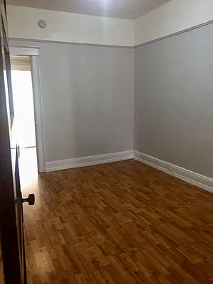 Rented by Lee Rosenblum, LREB | media 6