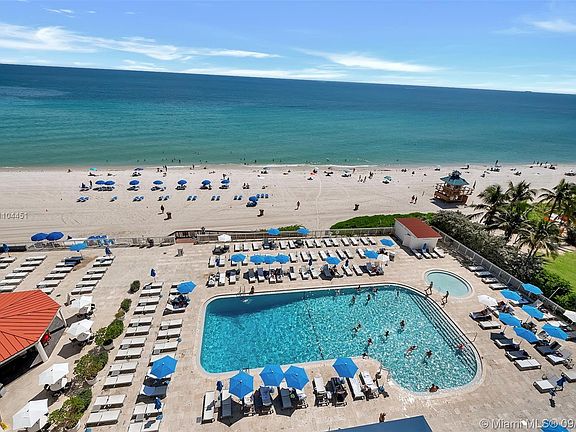 4th image of 19201 Collins Ave #711